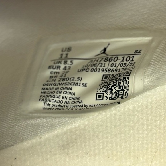 WMNS - Air Jordan 11 Retro Low 'Violet' - Size 11 Women's - Picture 2 of 9